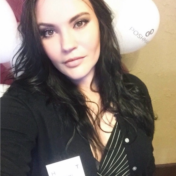 My PoshNSip Party, Was A Huge Success! Thx Ladies! - Picture 2 of 14